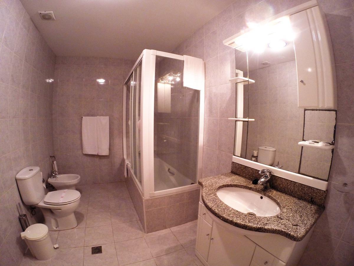 Apartamentos Turisticos Vila Praia 빌라프라이라데안코라 외부 사진